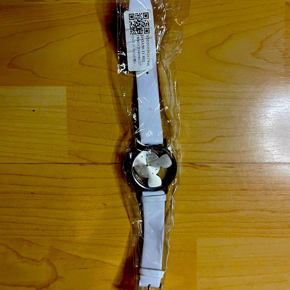 Mickey Mouse style Watch - Picture 2 of 2